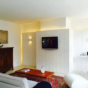 https://apartment-in-historical-center-99.brusselshotelsbook.com